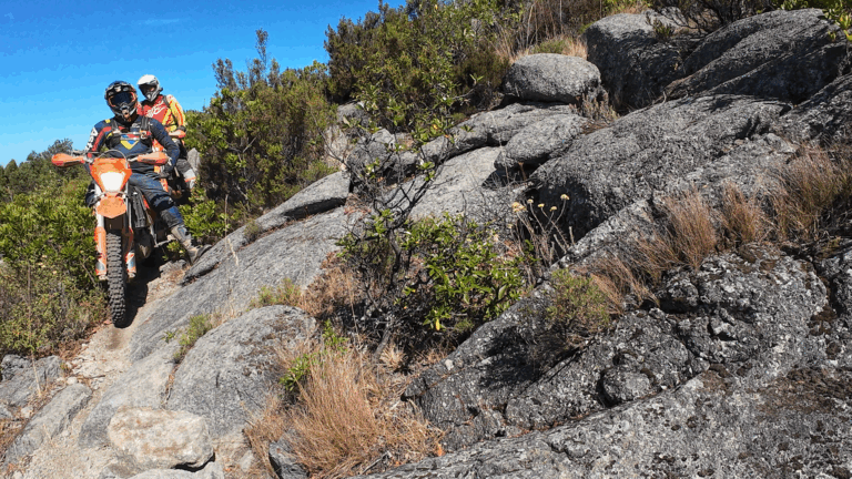 Percurso de enduro no Algarve perto de Portimão